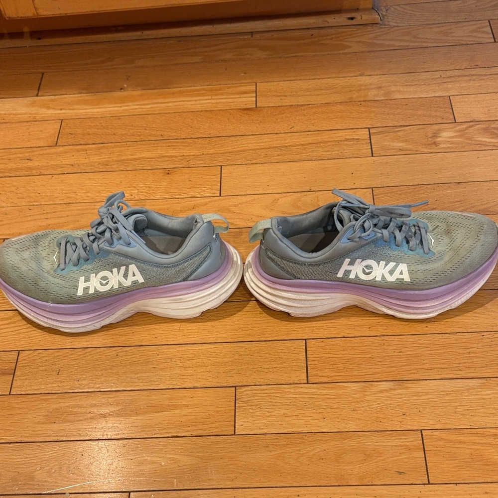 Hoka Bondi 8 Women's Athletic Shoes - Gray and Purple - Picture 4 of 5